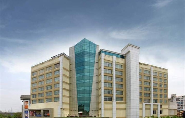 Mahagun Sarovar Portico Suites